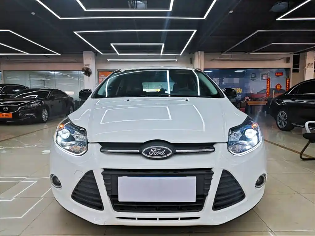 Ford Focus 2013 — фото 2