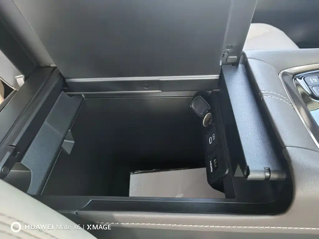 Toyota Alphard — фото 26