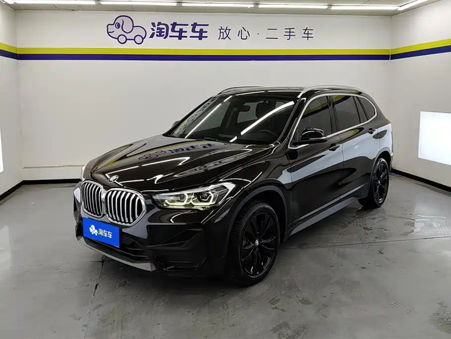 BMW X1 2020 — фото 1