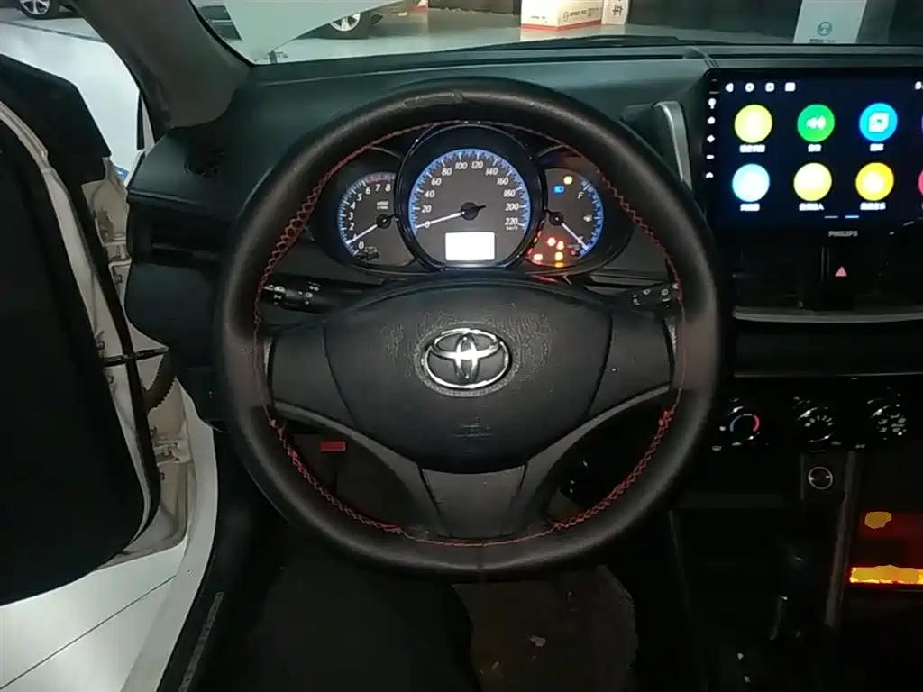 Toyota Yaris L 2018 — фото 11