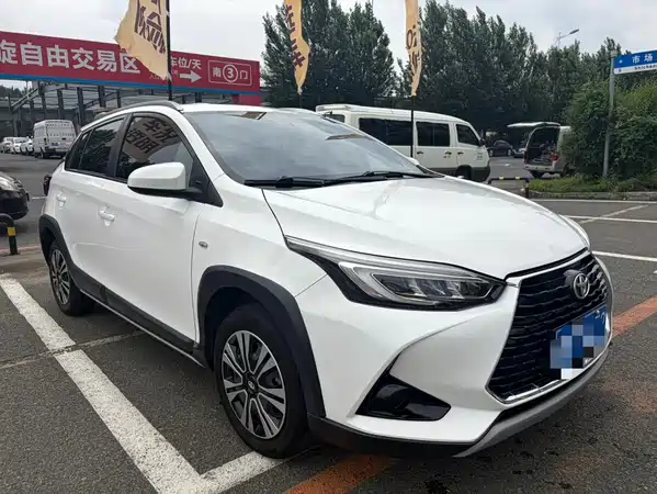 Toyota Yaris L 2022