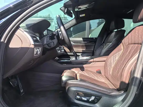 BMW 7 Series 2021