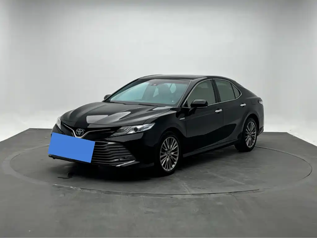 Toyota Camry 2020 — фото 1