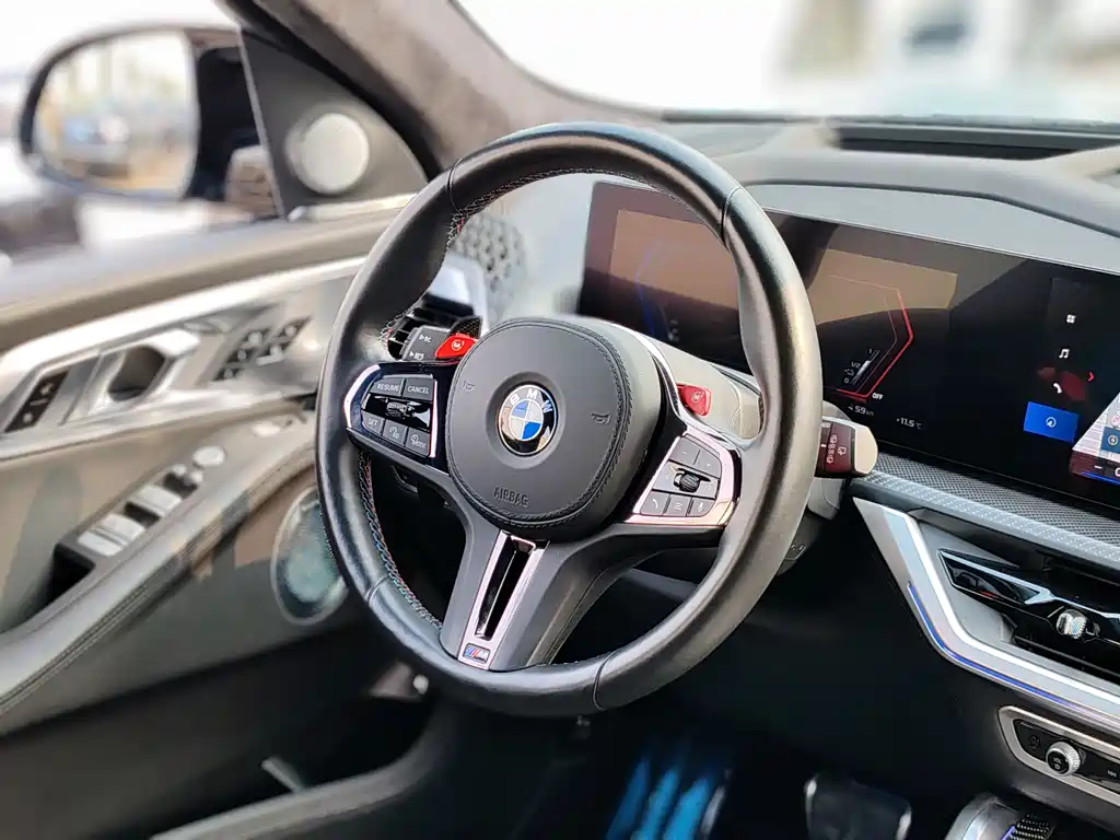 BMW XM 2024 — фото 11