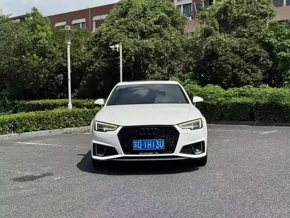 Audi A4L 2019
