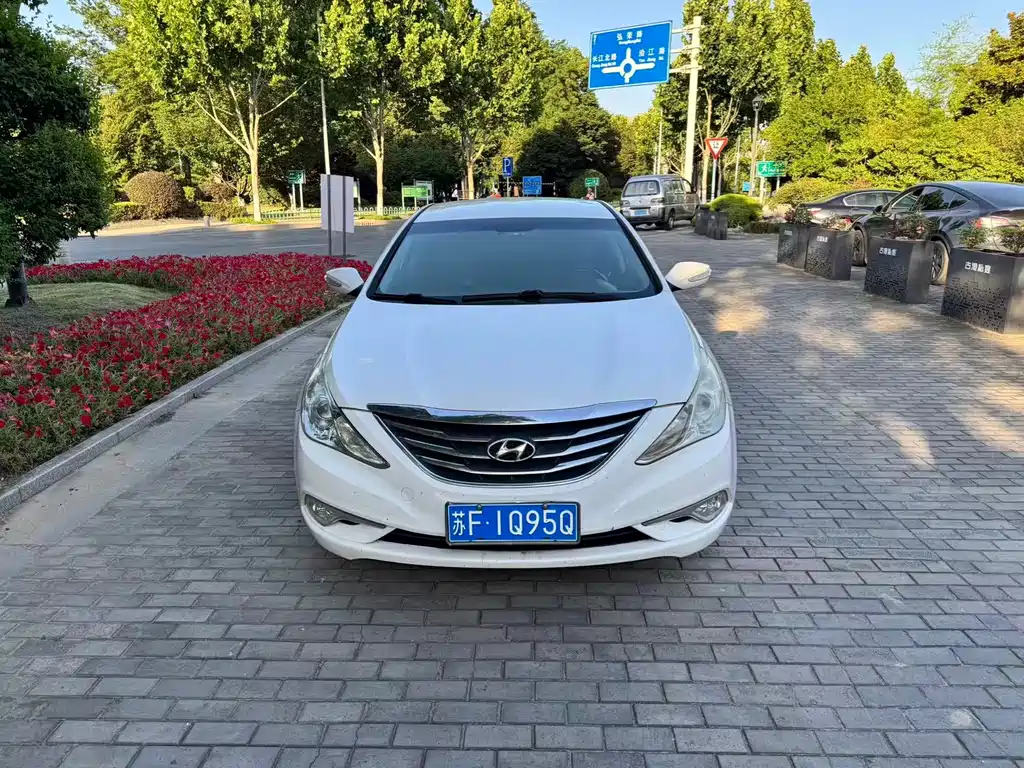 Hyundai Sonata 2013 — фото 2
