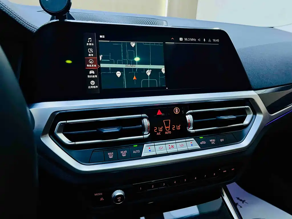 BMW 3 Series 2021 — фото 17