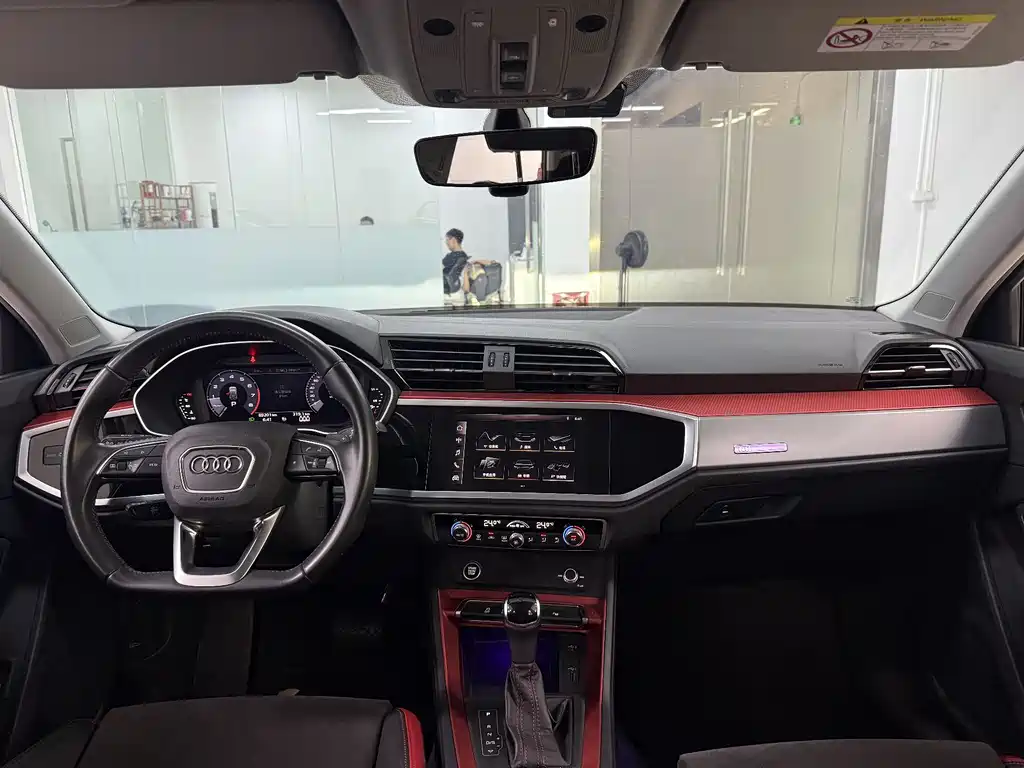 Audi Q3 2021 — фото 15