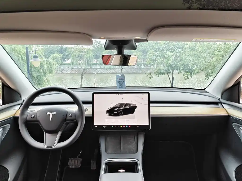 Tesla Model Y 2023 — фото 10