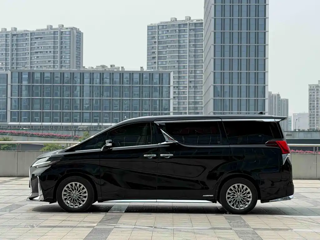 Toyota Vellfire 2022 — фото 21