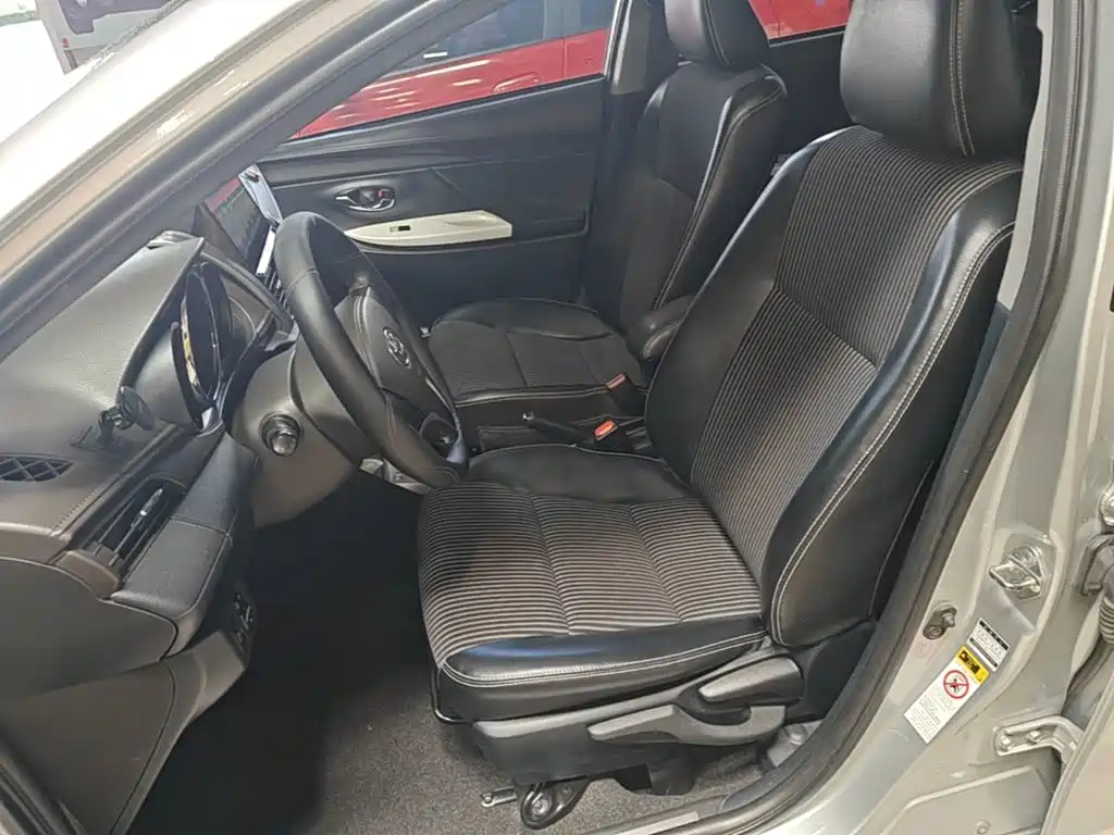 Toyota Yaris L 2015 — фото 15