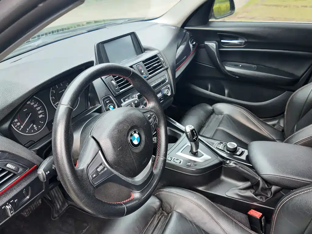 BMW 1 Series 2012 — фото 32