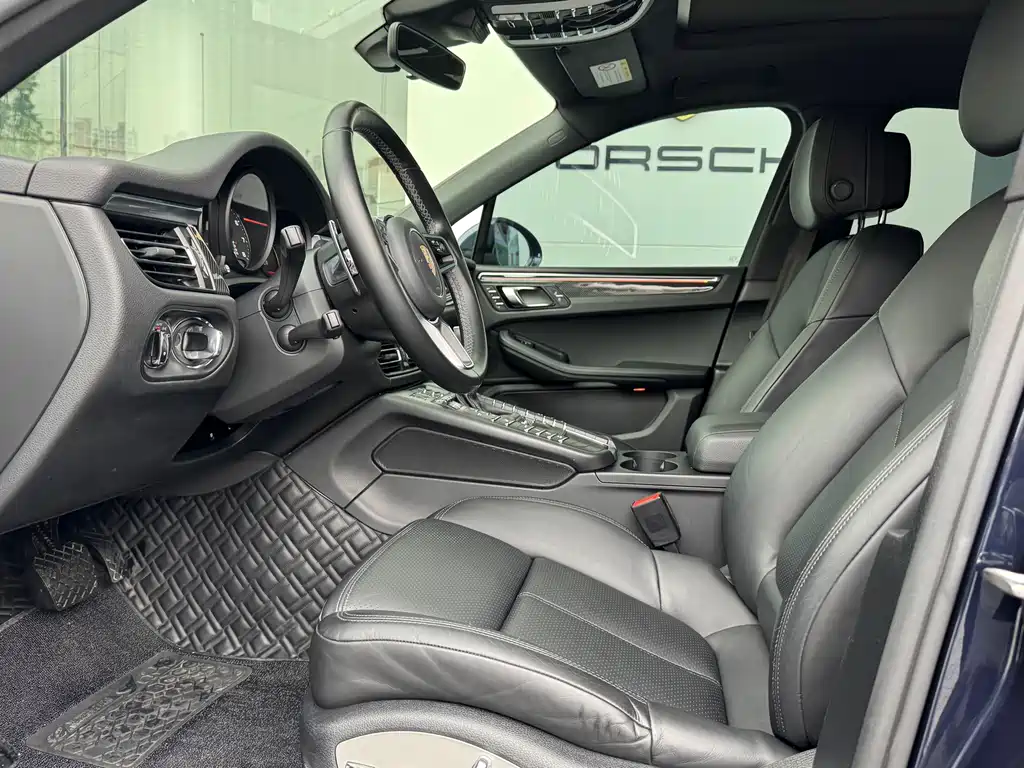 Porsche Macan 2021 — фото 18