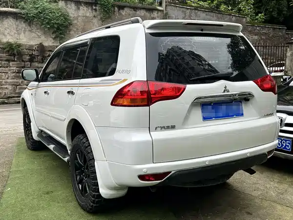Mitsubishi Pajero Jinchang 2015