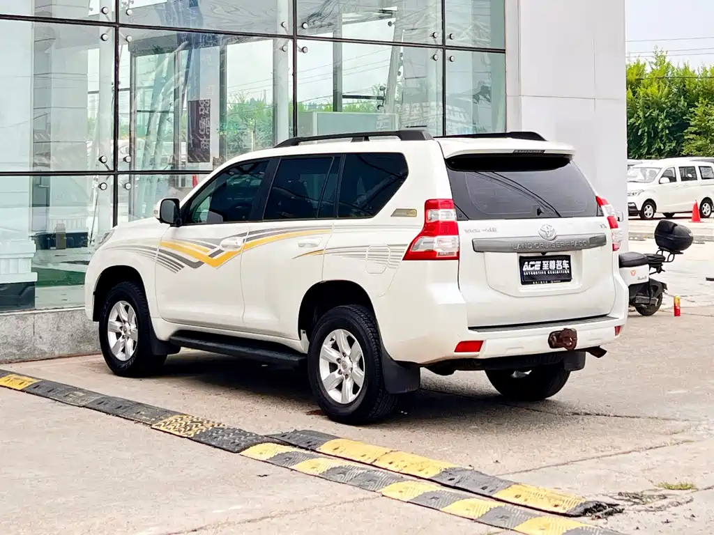 Toyota Prado 2017 — фото 6