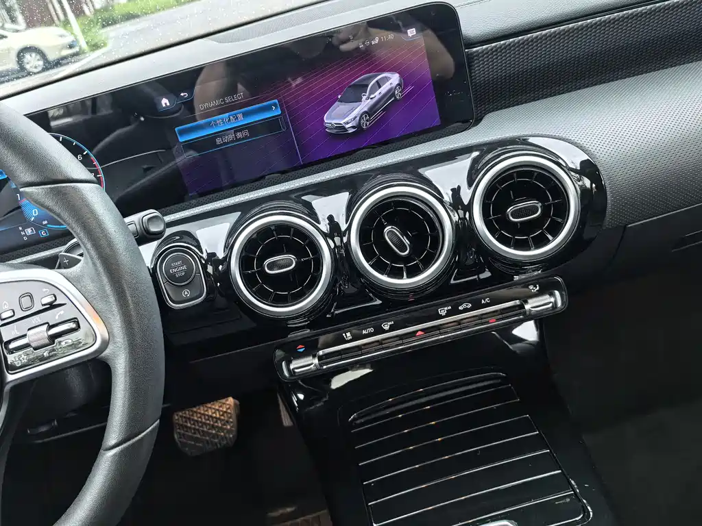 Mercedes-Benz A-Class 2021 — фото 11