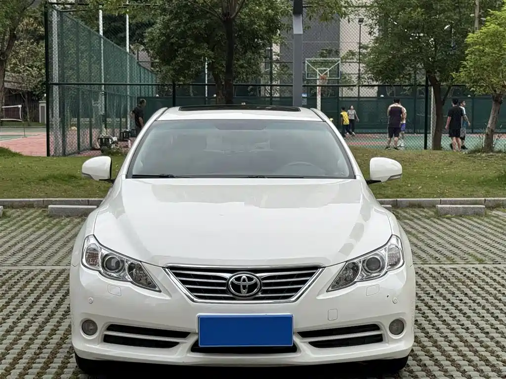 Toyota Reiz 2013