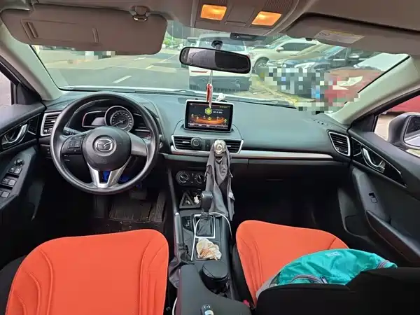 Mazda 3 Axela 2016