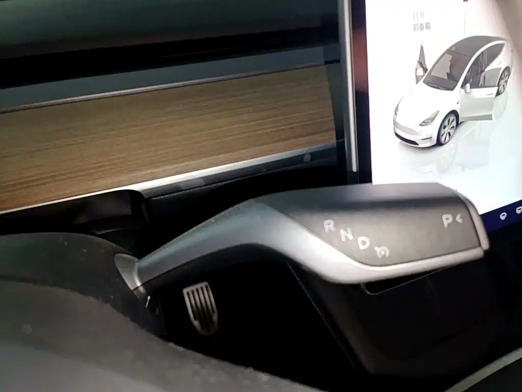 Tesla Model Y 2022 — фото 14