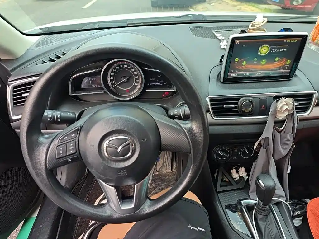 Mazda 3 Axela 2016 — фото 6