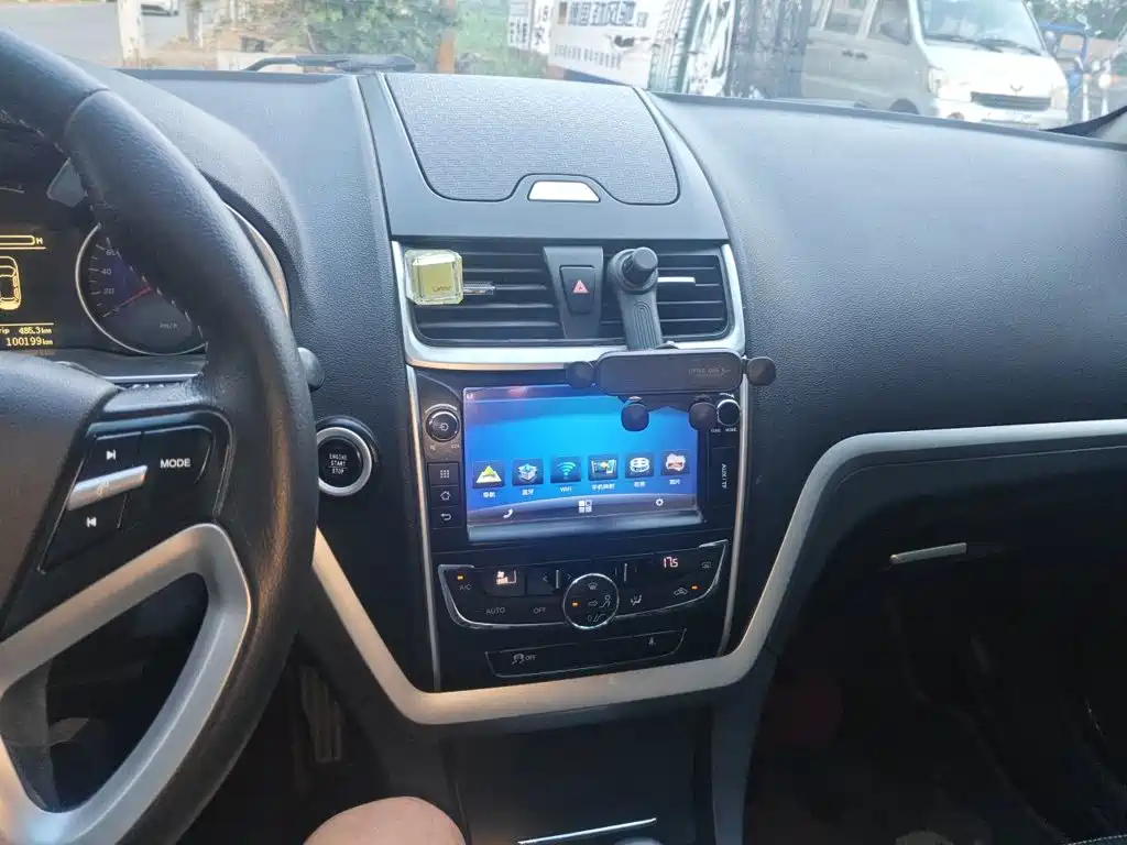 Geely Emgrand 2015 — фото 14