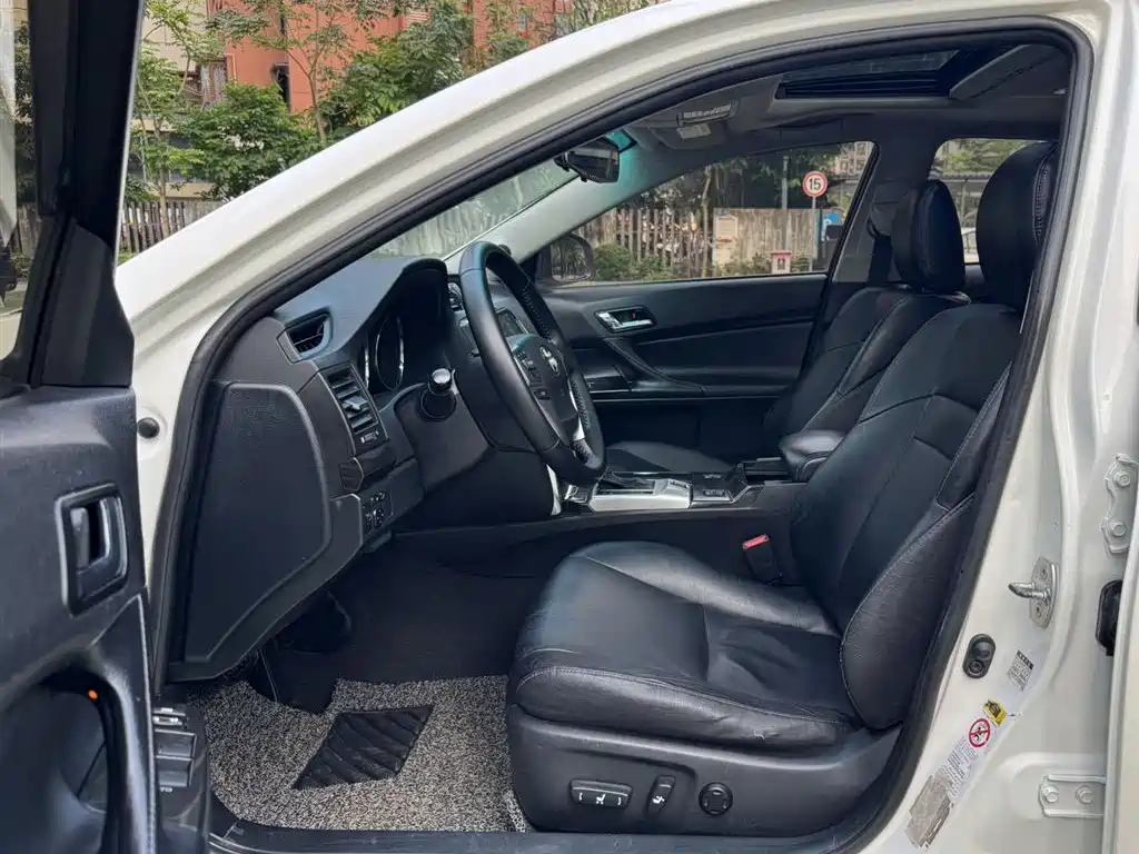 Toyota Reiz 2013