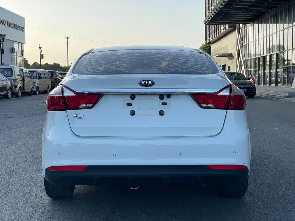 Kia K3 2017 — фото 14