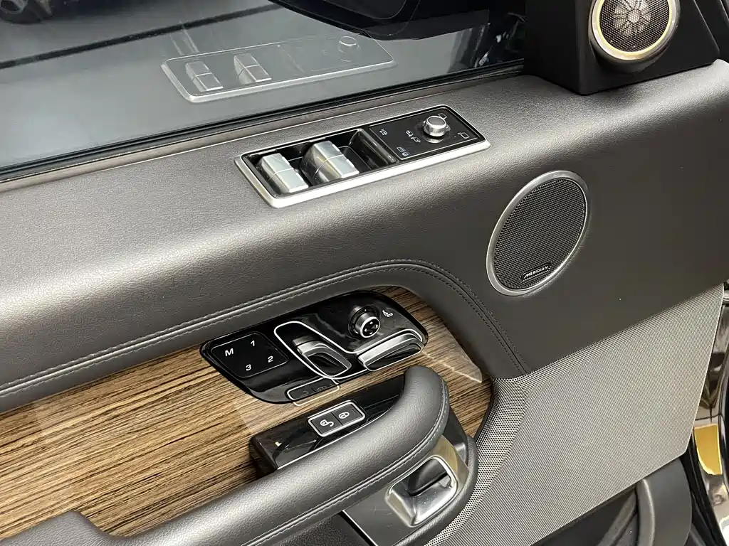 Land Rover Range Rover 2019 — фото 12