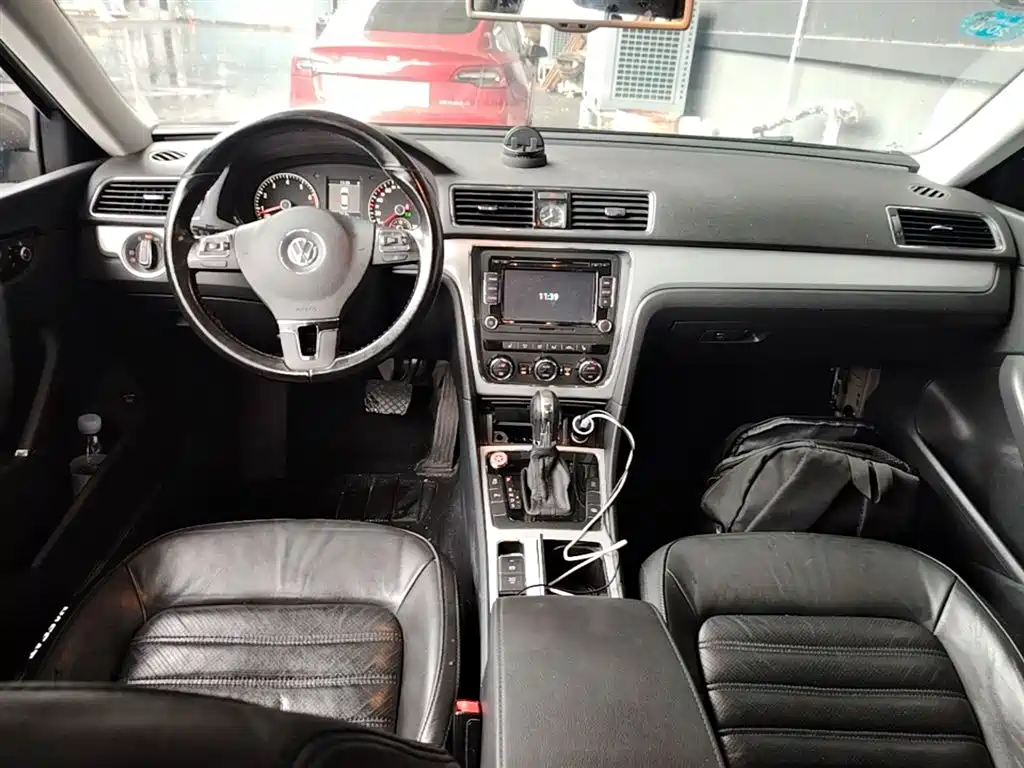 Volkswagen Passat 2015 — фото 10