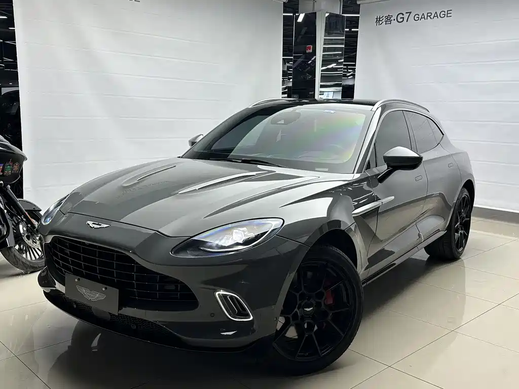 Aston Martin DBX 2022 — фото 3
