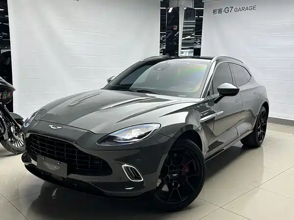 Aston Martin DBX 2022