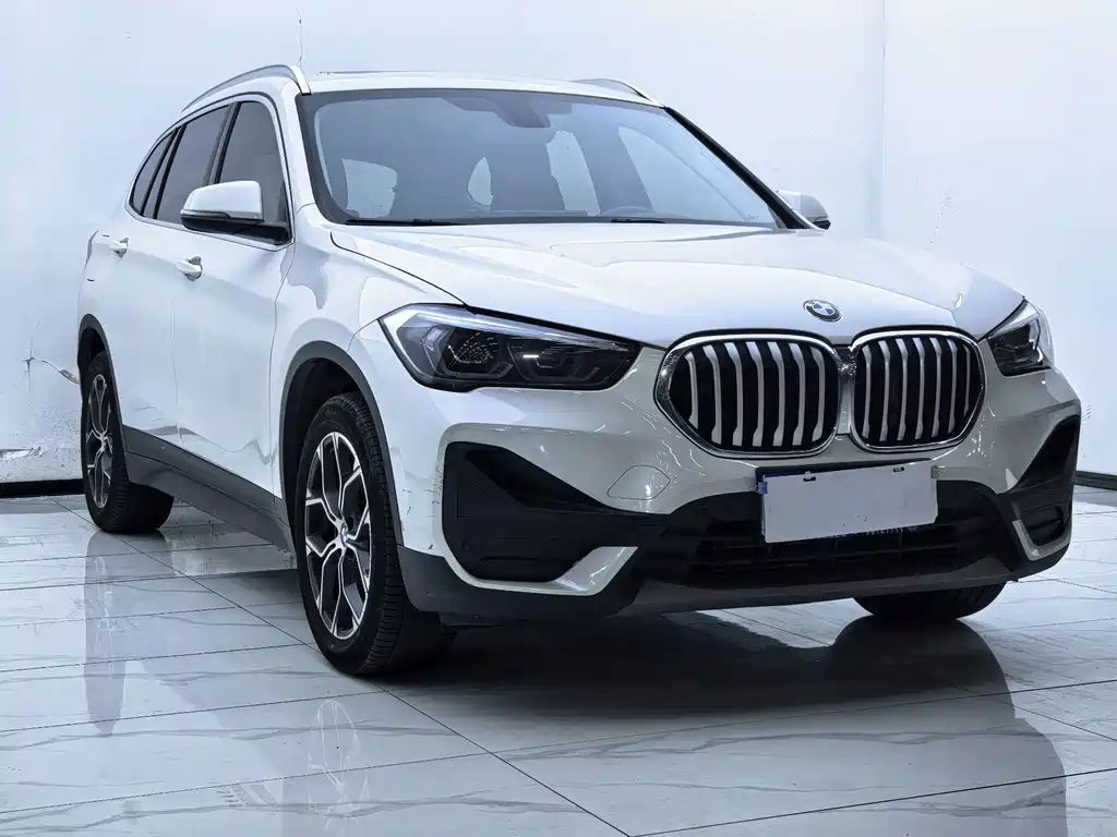 BMW X1 2022 — фото 3