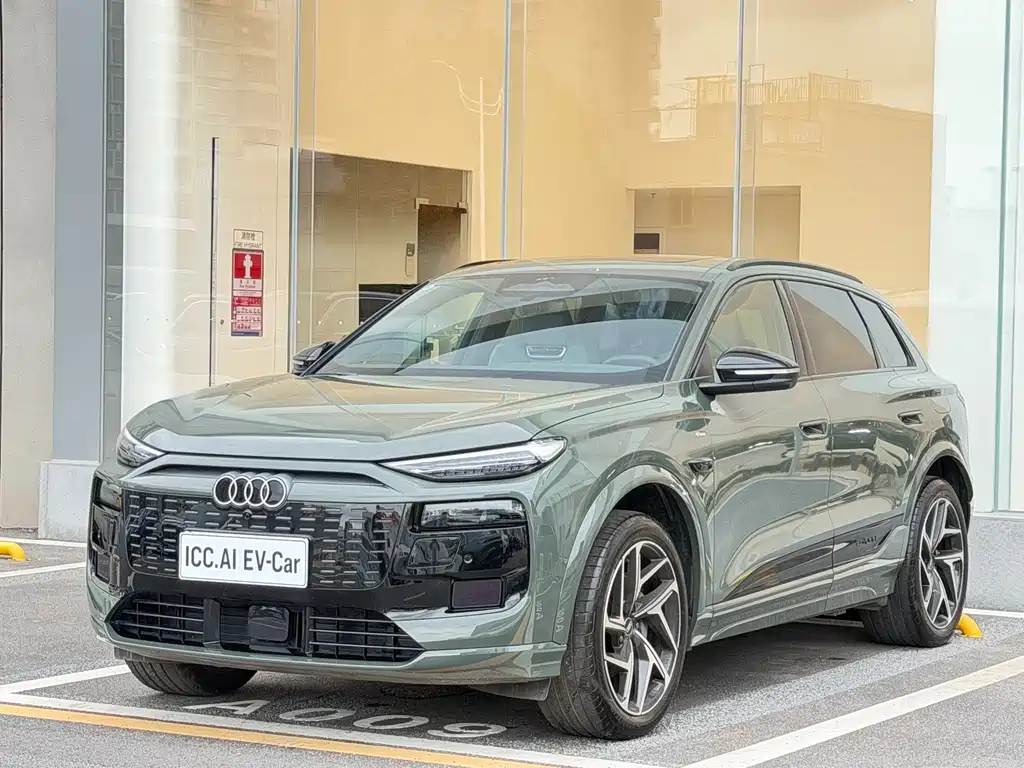Audi Q6L e-tron 2025 — фото 5