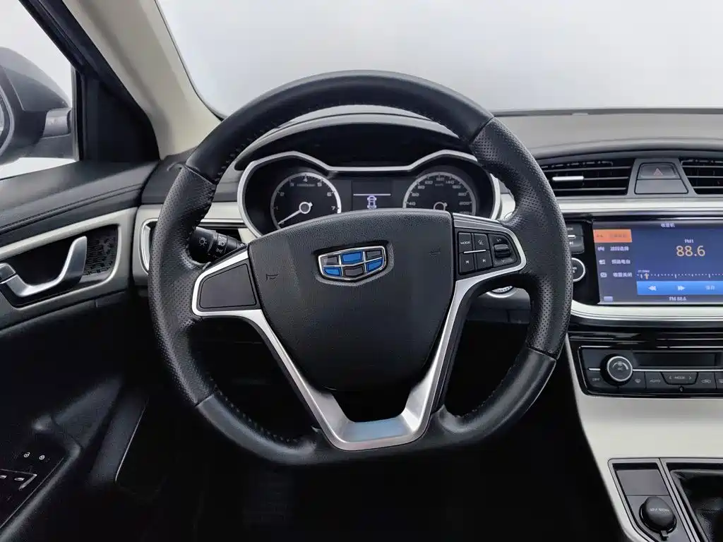 Geely Emgrand GL 2017 — фото 11