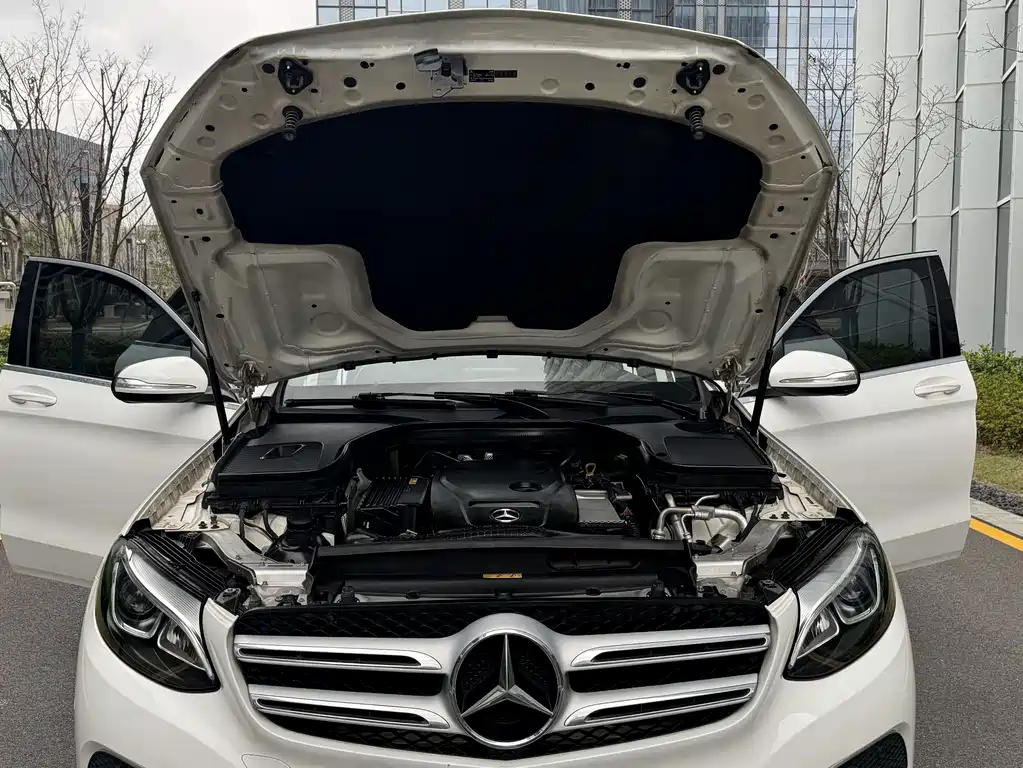 Mercedes-Benz GLC 2018 — фото 36
