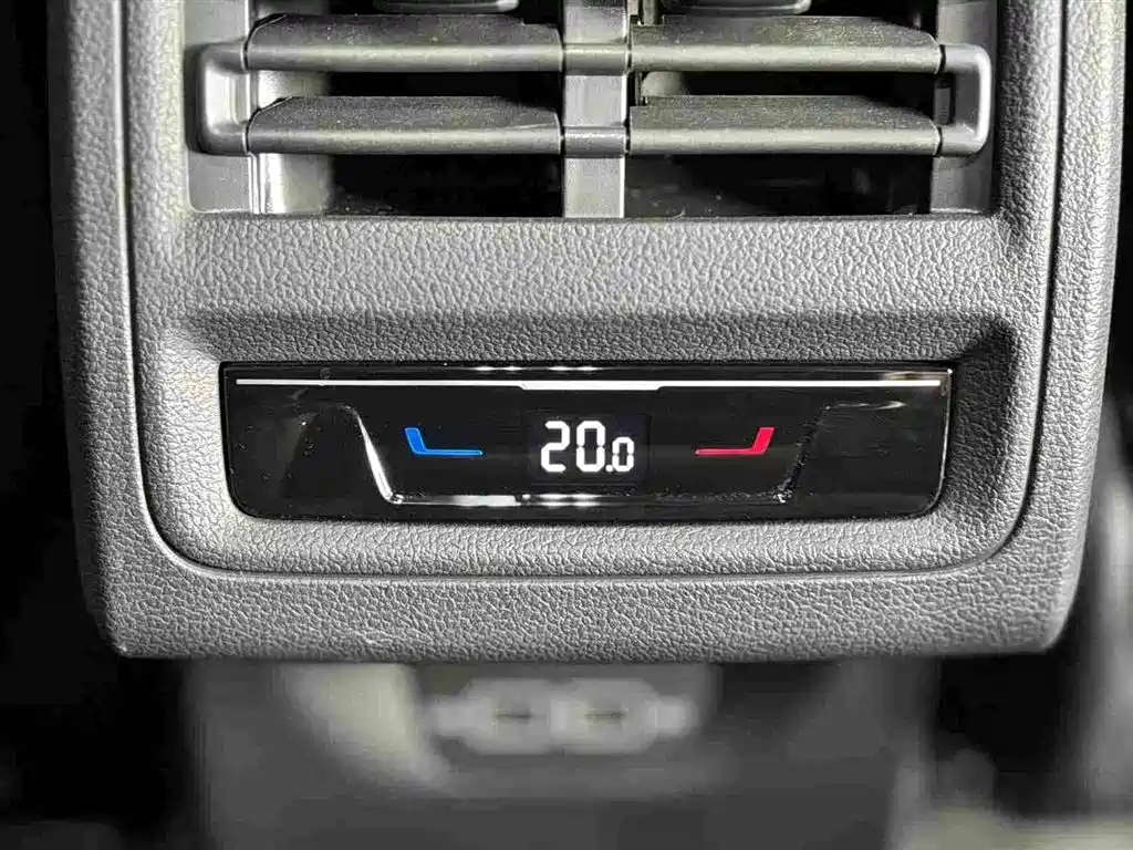 Volkswagen Golf 2023 — фото 16