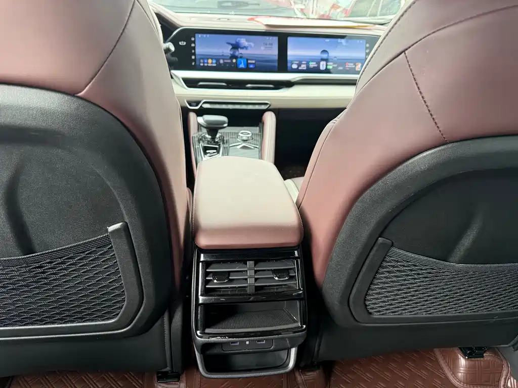 Geely Xingyue L 2024