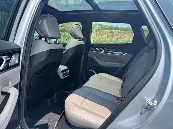 Geely Boyue L 2025
