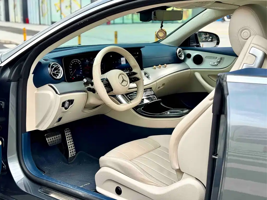 Mercedes-Benz E-Class 2022