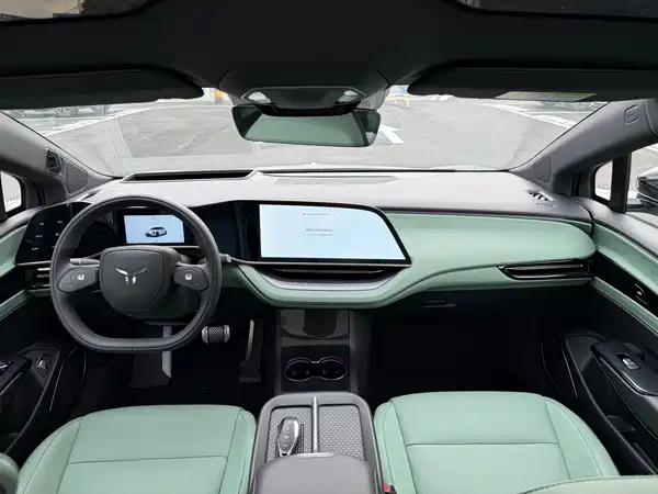 Hongqi EH7 2026