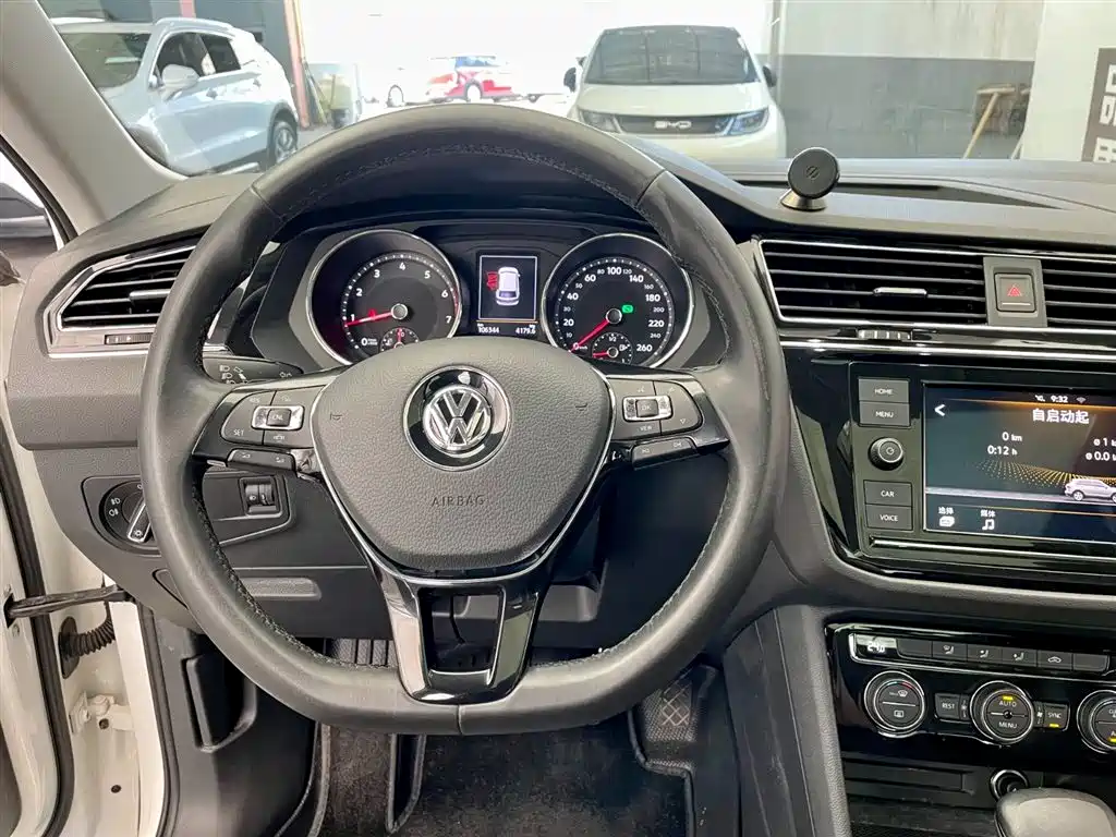 Volkswagen Tiguan L 2019 — фото 13