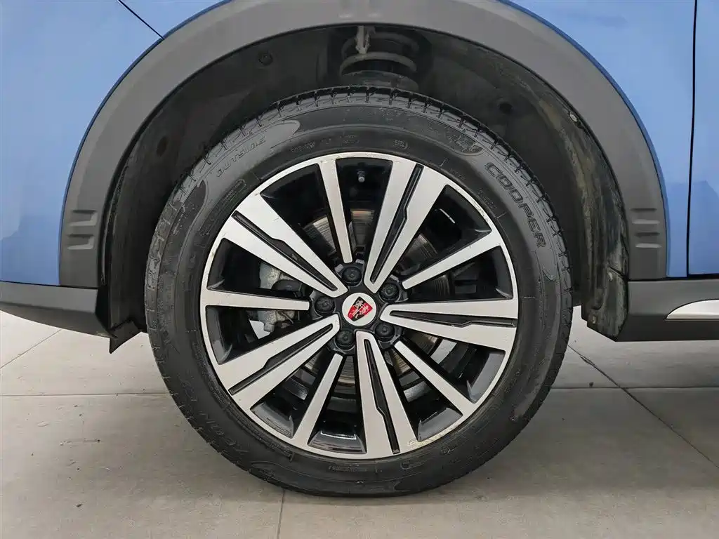 Roewe RX5 2019 — фото 17