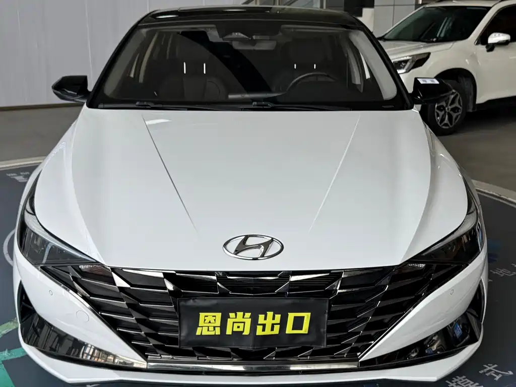 Hyundai Elantra 2022