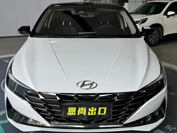 Hyundai Elantra 2022