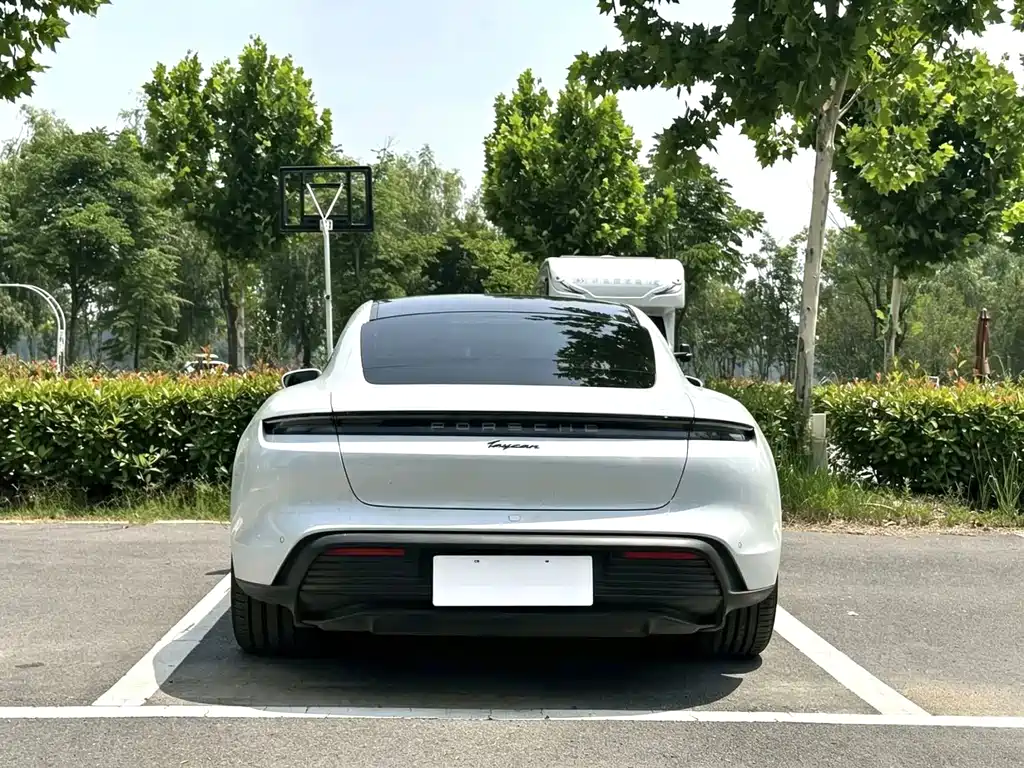 Porsche Taycan 2021 — фото 13