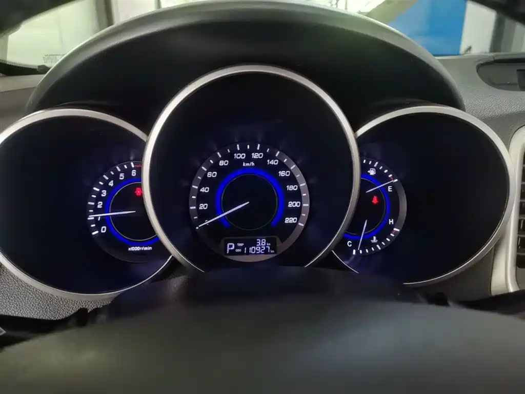 Changan Eado 2015 — фото 12