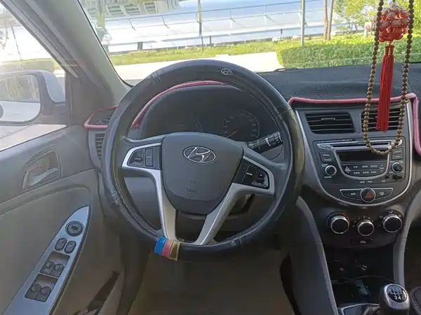 Hyundai Accent 2014