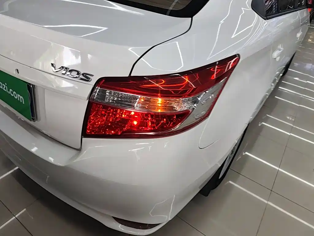 Toyota Vios 2015 — фото 8