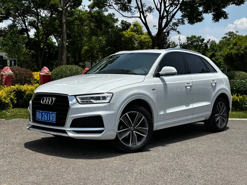 Audi Q3 2018 — фото 1