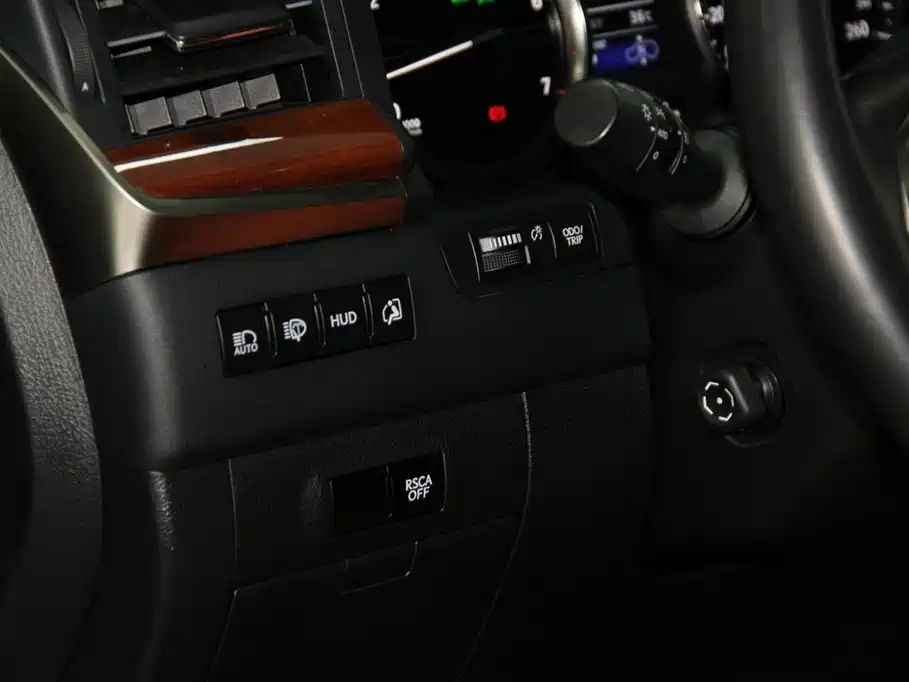 Lexus LX 2020 — фото 26